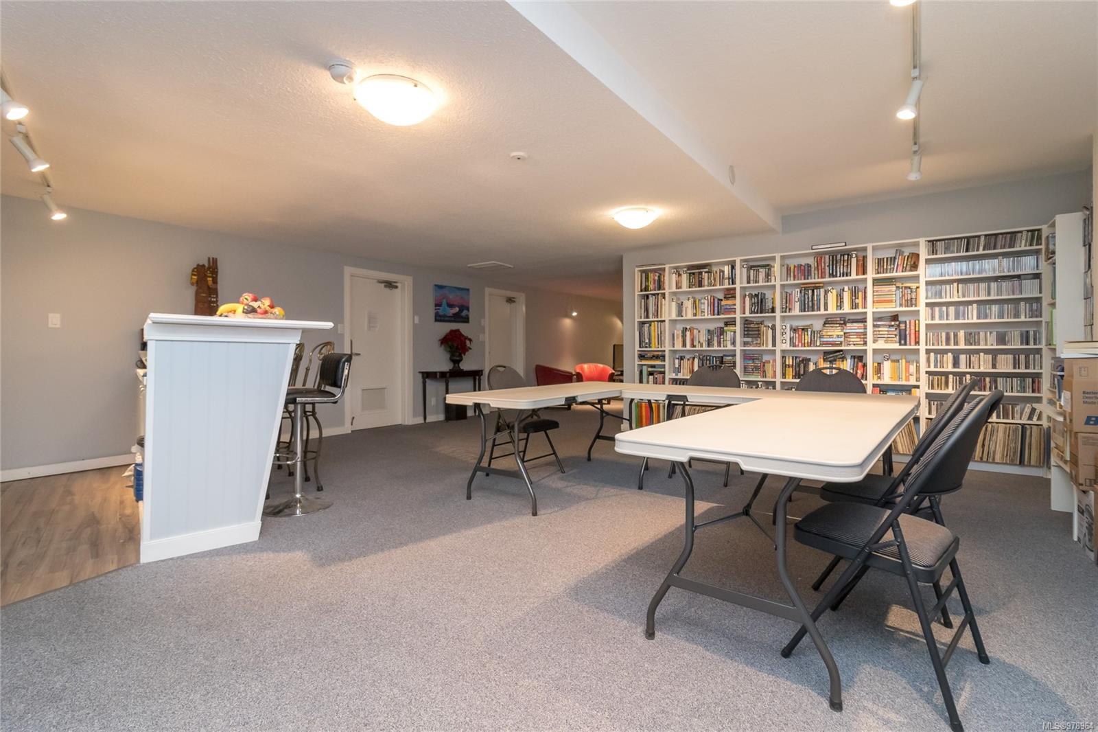 848 Esquimalt Rd Unit: 105