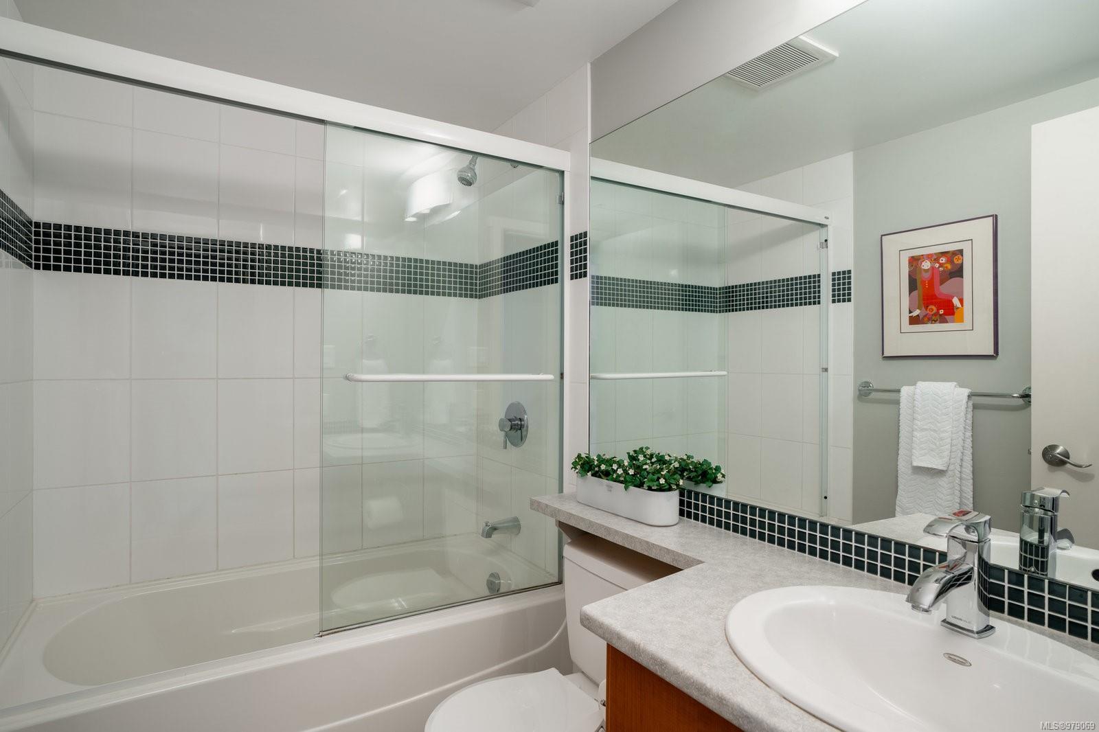 751 Fairfield Rd # 402