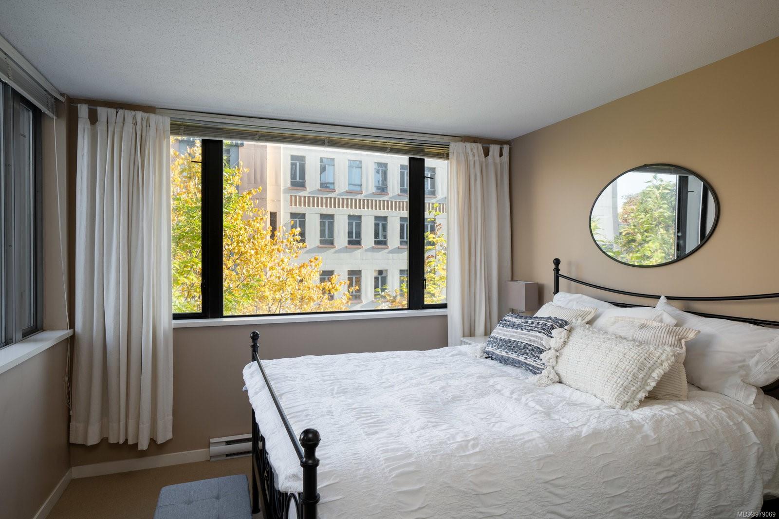 751 Fairfield Rd # 402