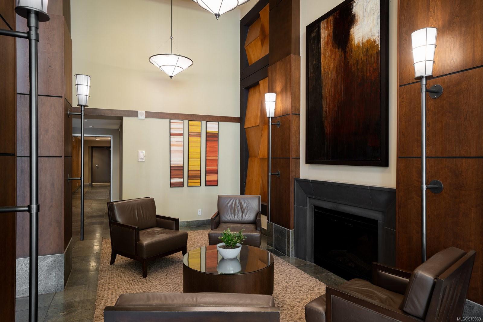 751 Fairfield Rd # 402