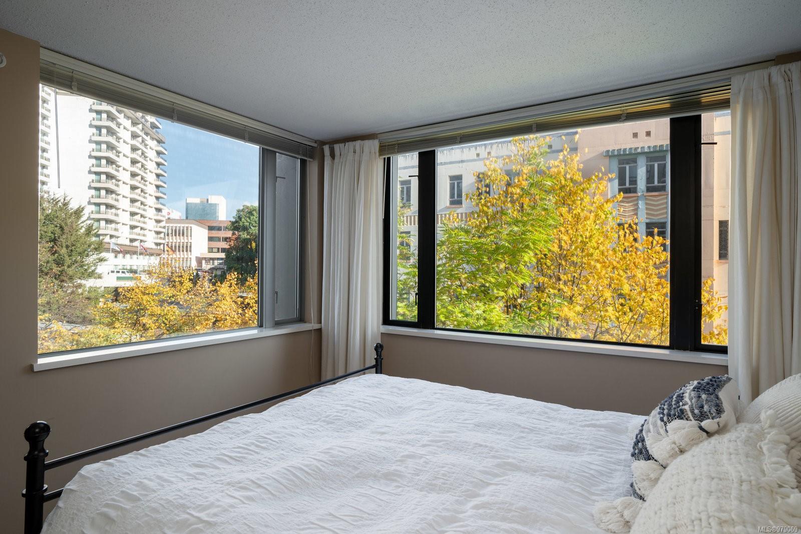 751 Fairfield Rd # 402