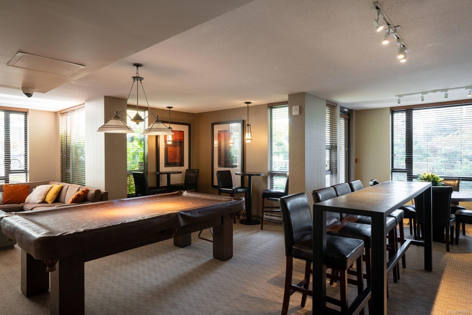 751 Fairfield Rd # 402