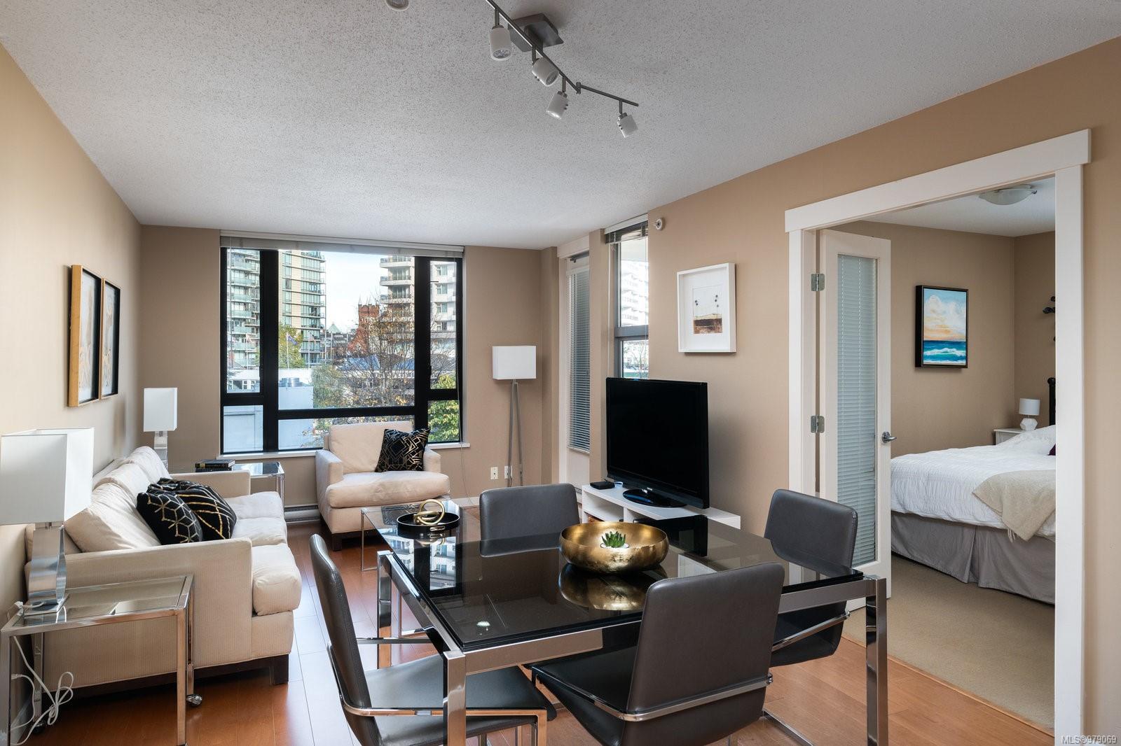 751 Fairfield Rd # 402