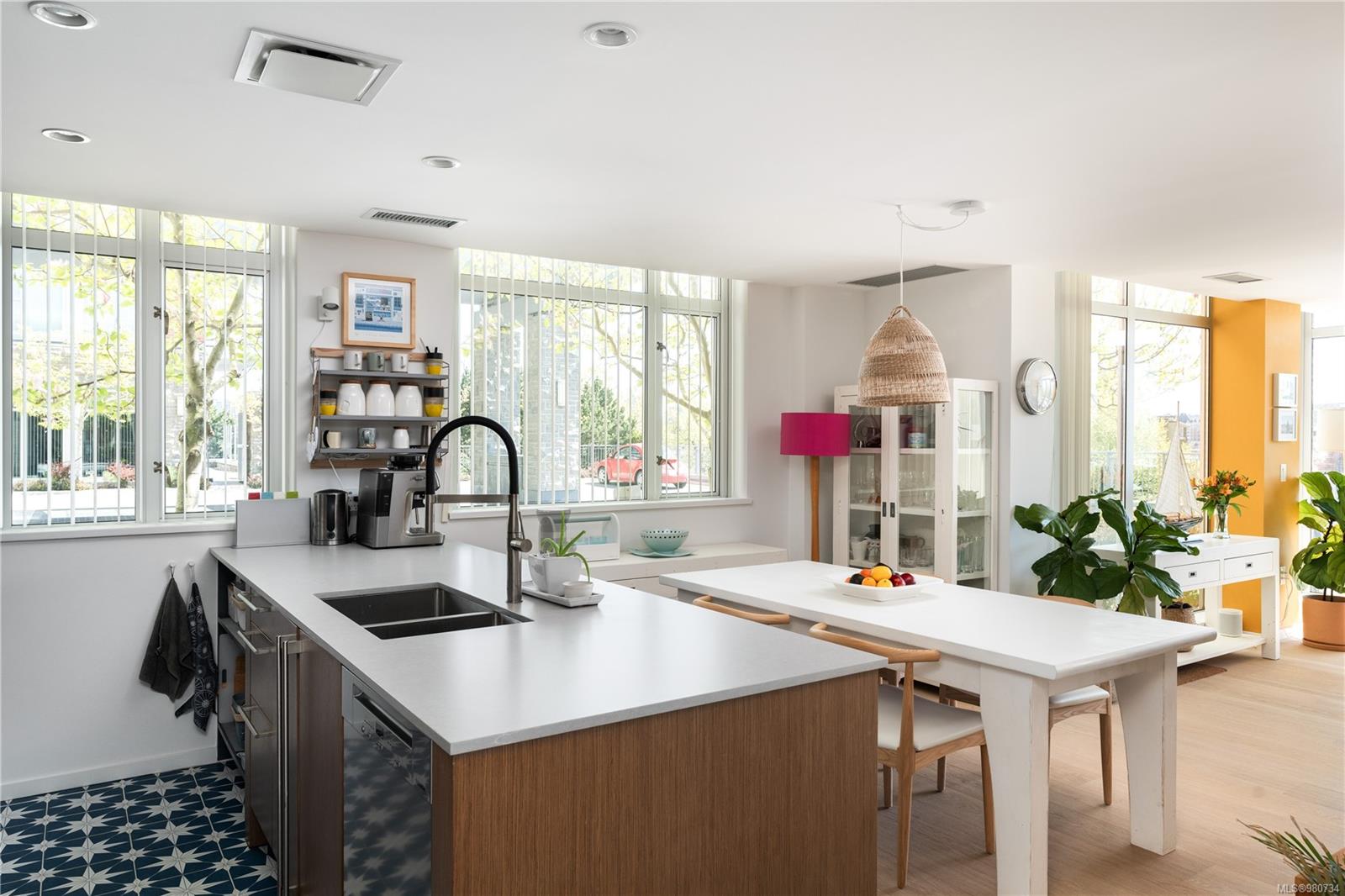 100 Saghalie Rd Unit: TH3