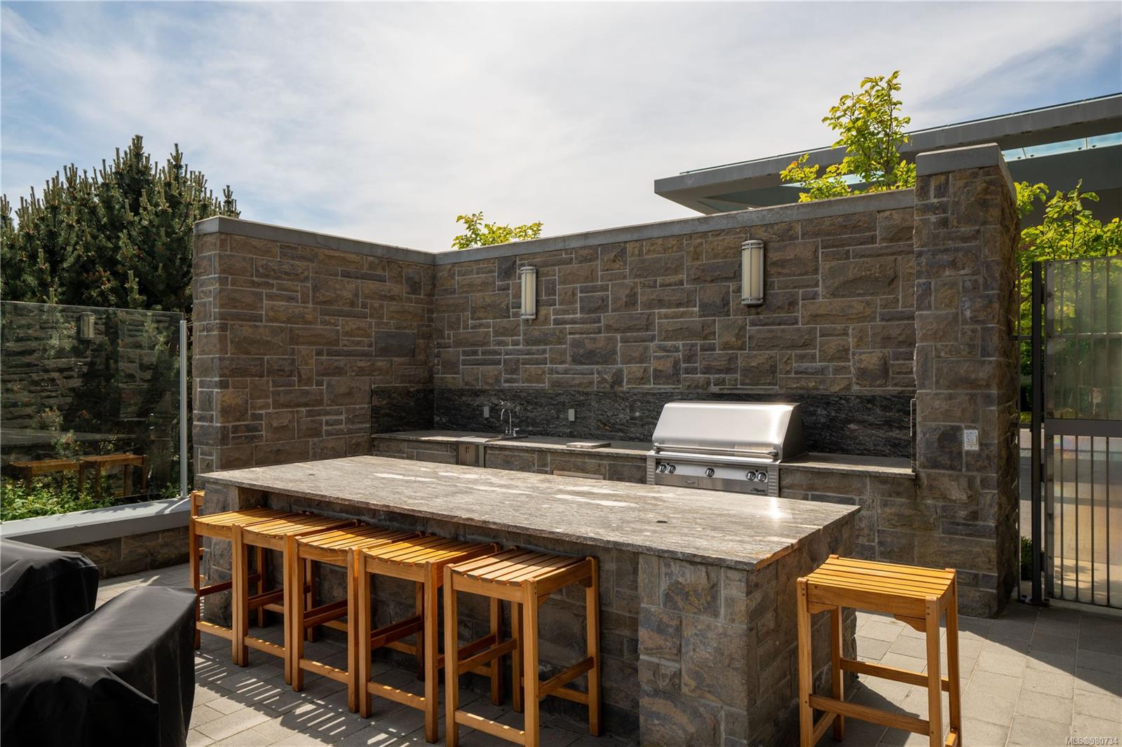 100 Saghalie Rd Unit: TH3