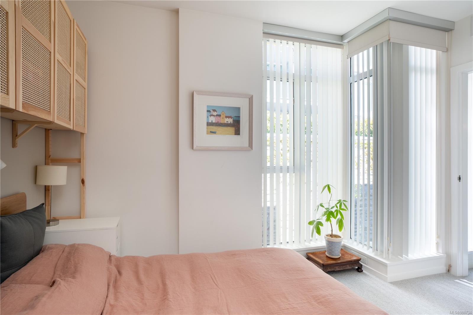 100 Saghalie Rd Unit: TH3