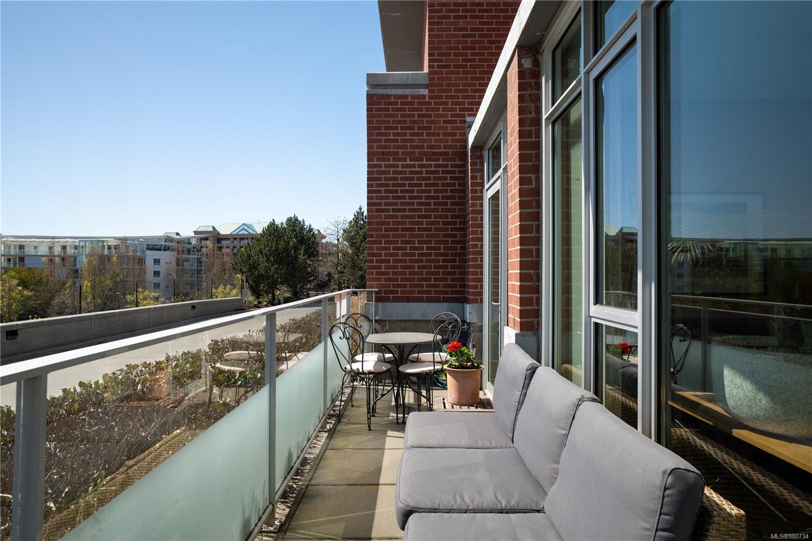 100 Saghalie Rd Unit: TH3