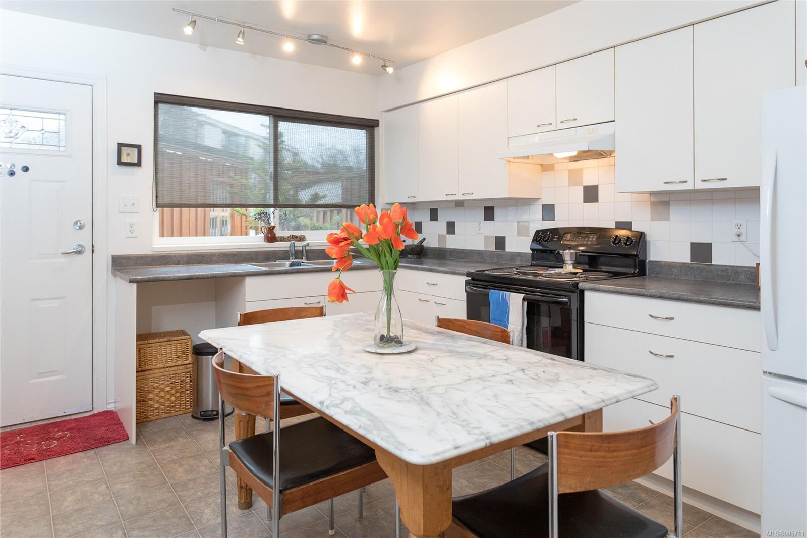 50 Montreal St # 9