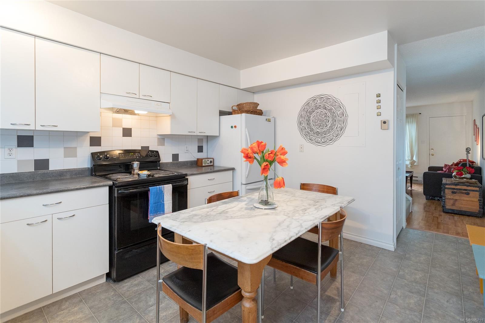 50 Montreal St # 9