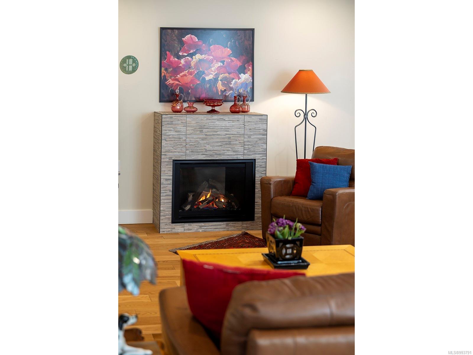 3317 University Woods