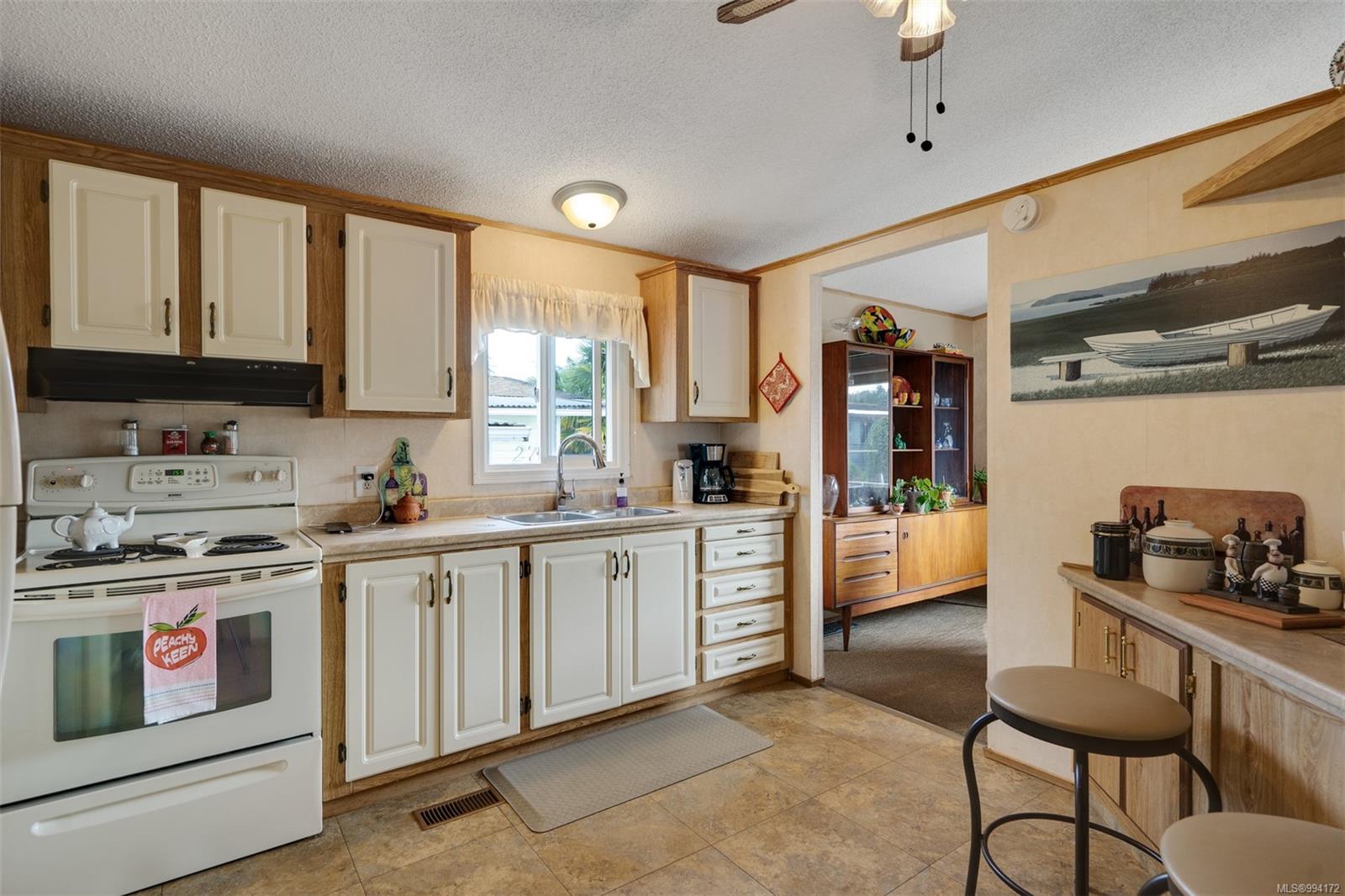 7701 Central Saanich Rd Unit: 25
