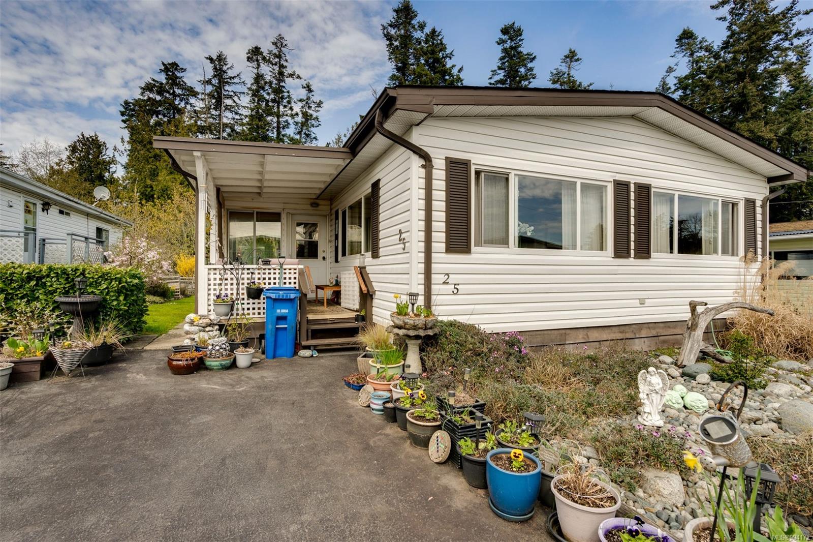 7701 Central Saanich Rd Unit: 25