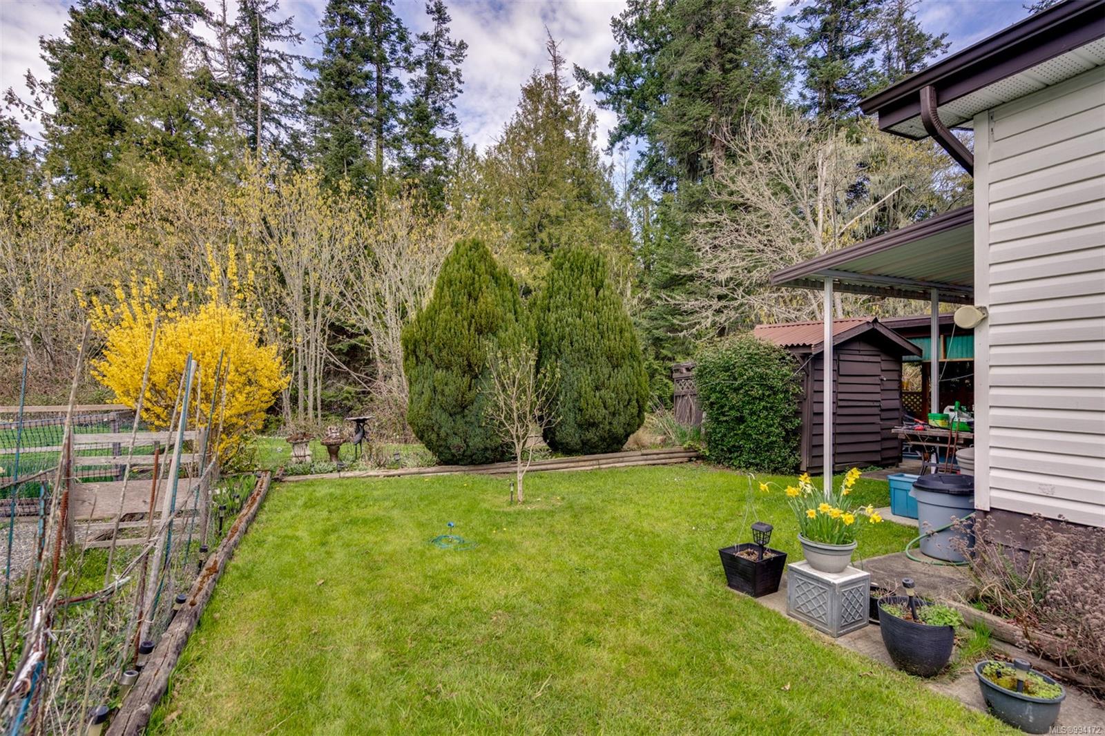 7701 Central Saanich Rd Unit: 25
