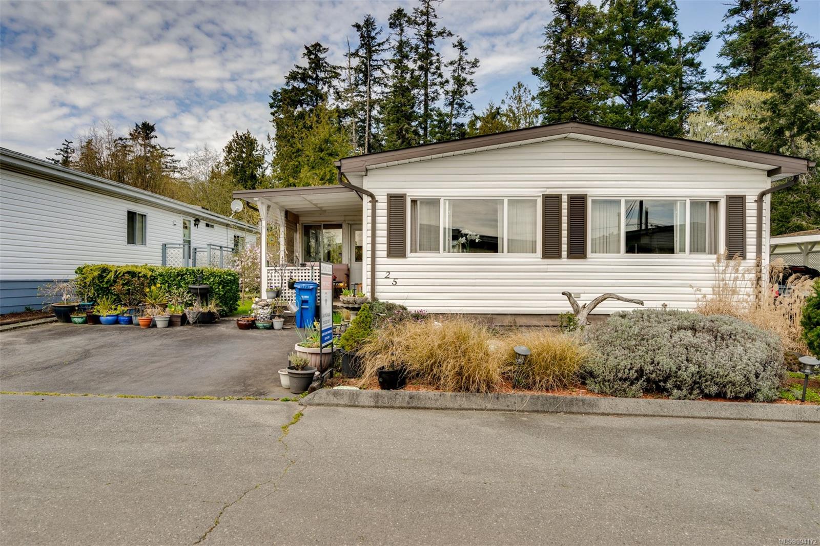 7701 Central Saanich Rd Unit: 25