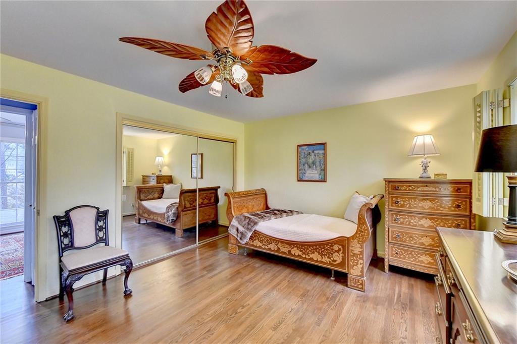5105 Meadowlake Lane