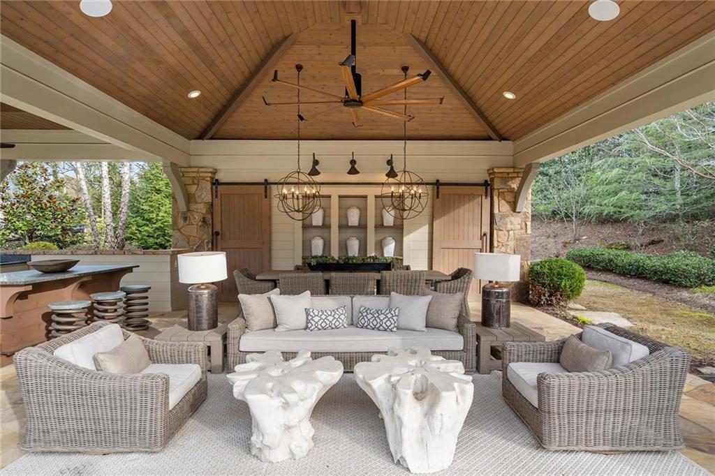 835 Foxhollow Run