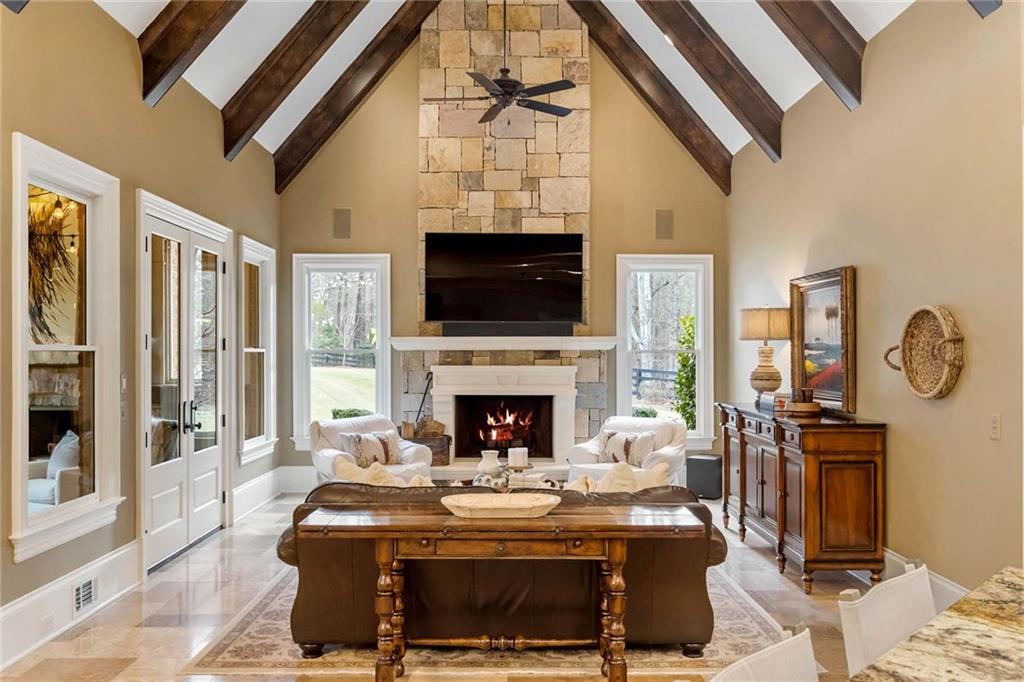 835 Foxhollow Run