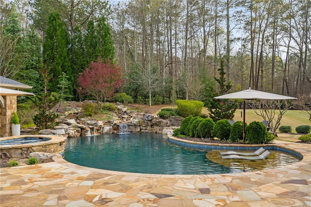 835 Foxhollow Run