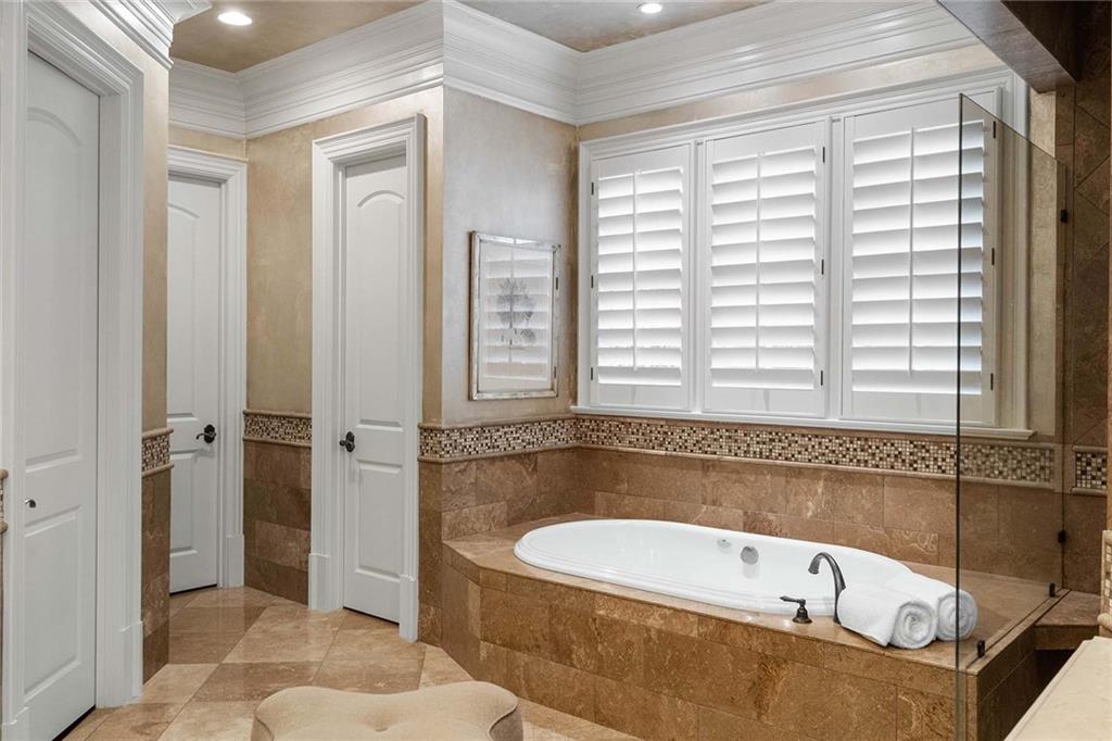 835 Foxhollow Run