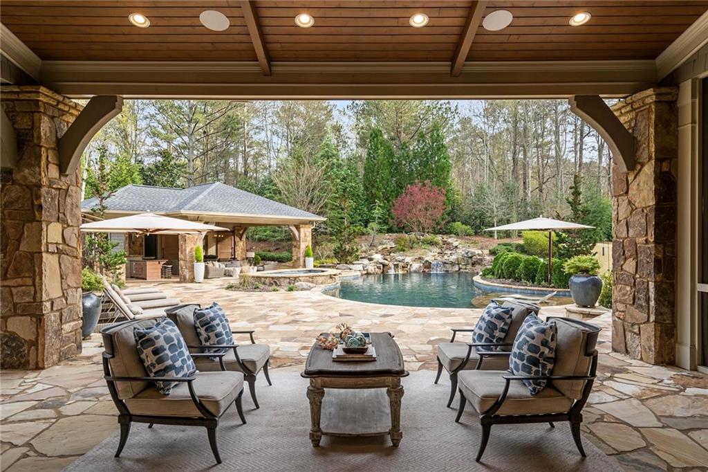 835 Foxhollow Run