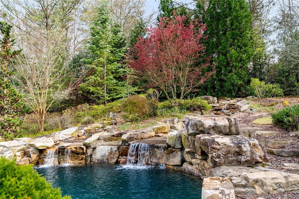 835 Foxhollow Run