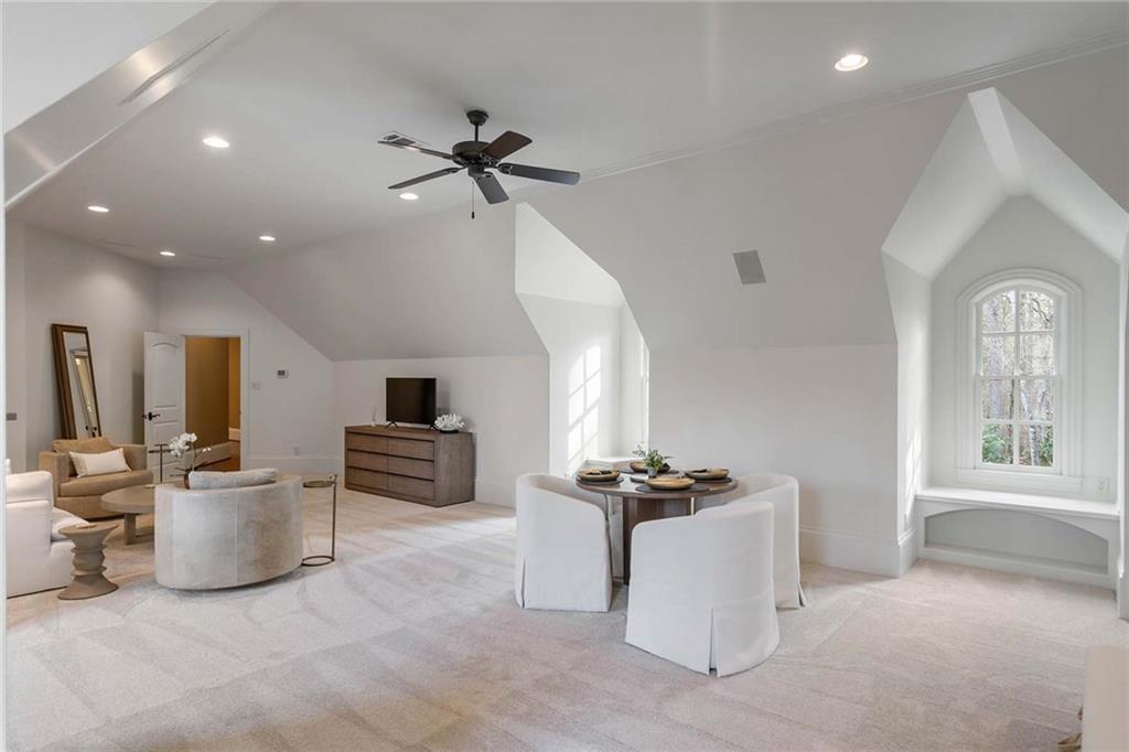 835 Foxhollow Run