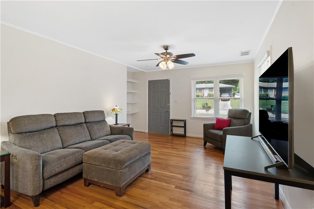 1010 Greenbriar Circle