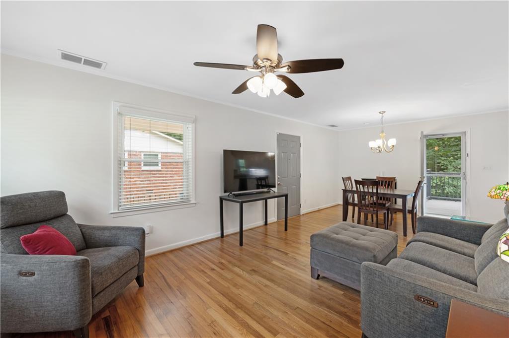 1010 Greenbriar Circle