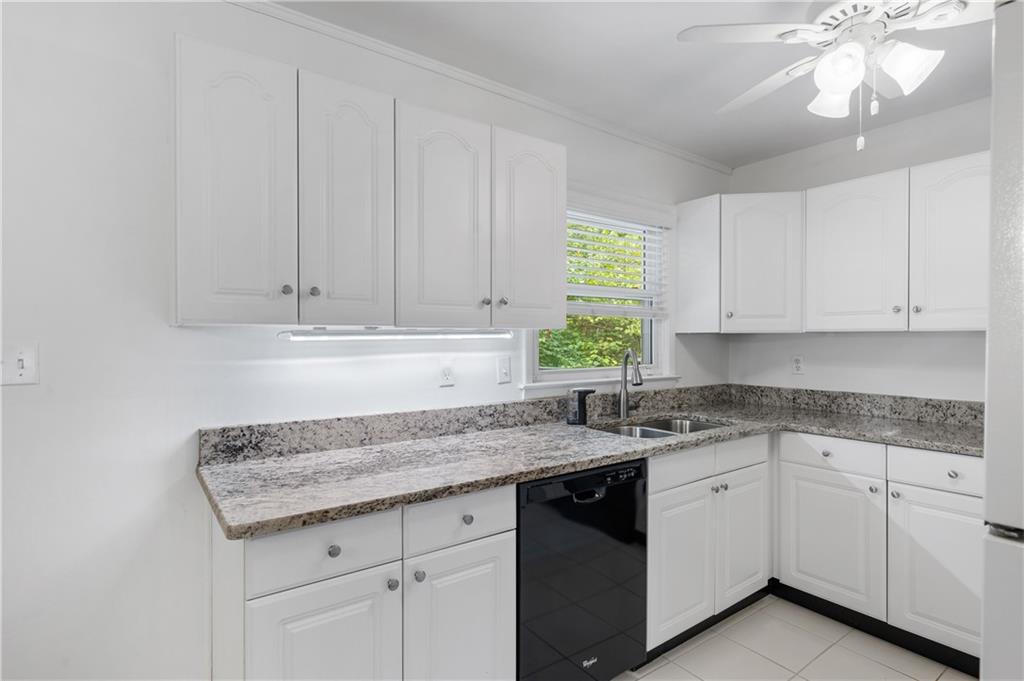 1010 Greenbriar Circle