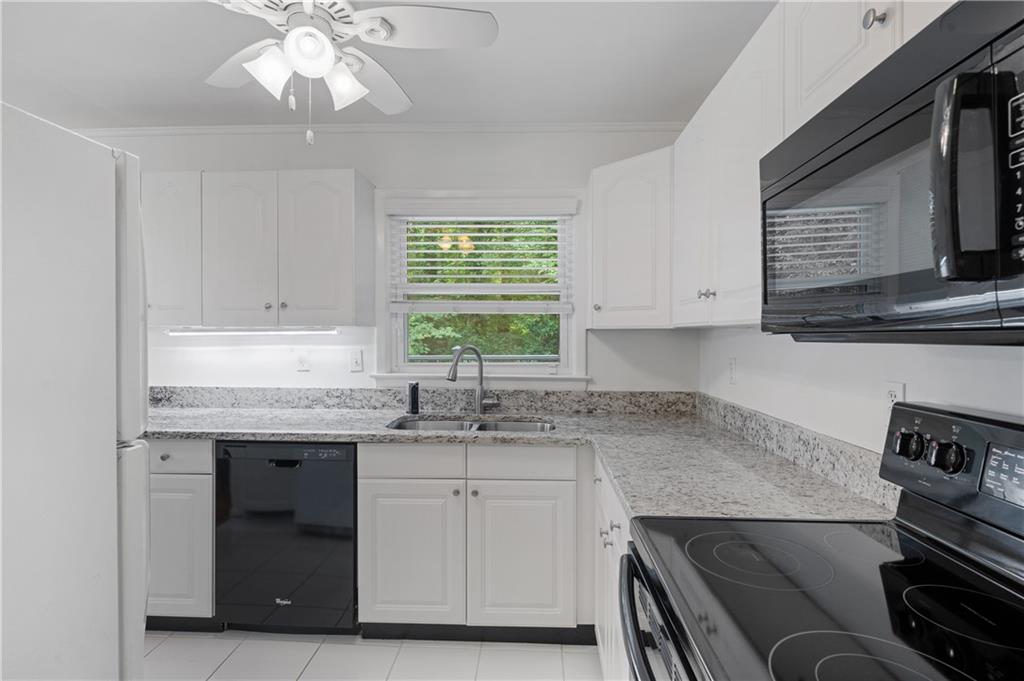 1010 Greenbriar Circle