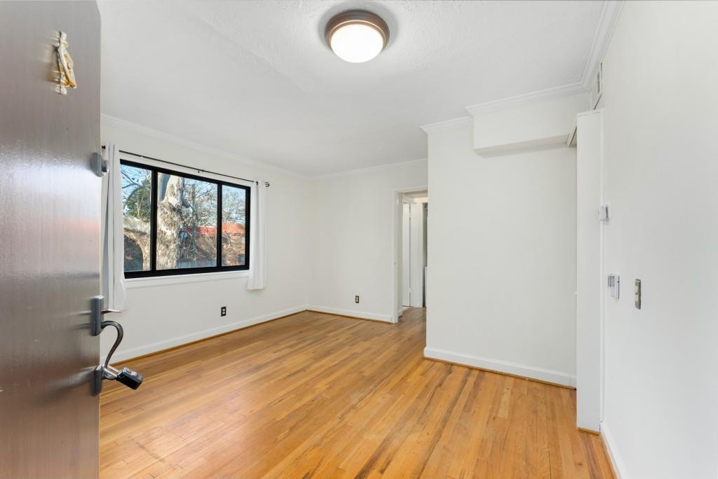 323 3rd Street NE Unit 5