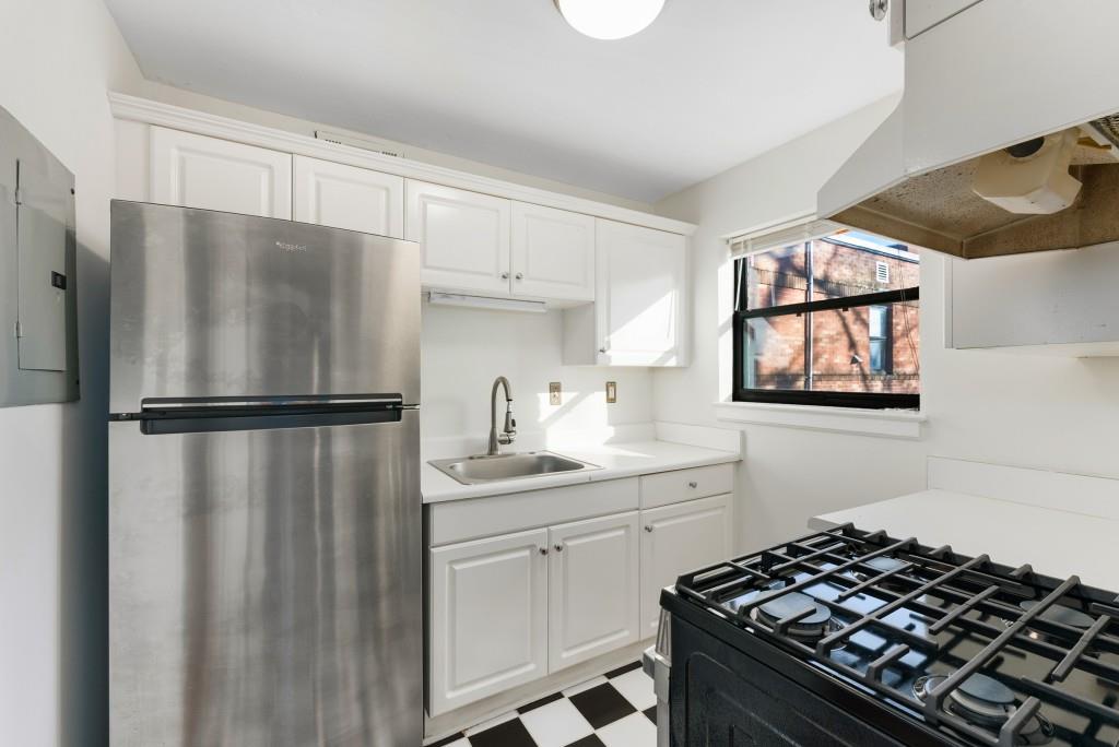 323 3rd Street NE Unit 5