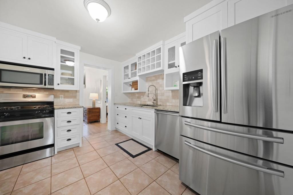 2796 Georgian Drive W
