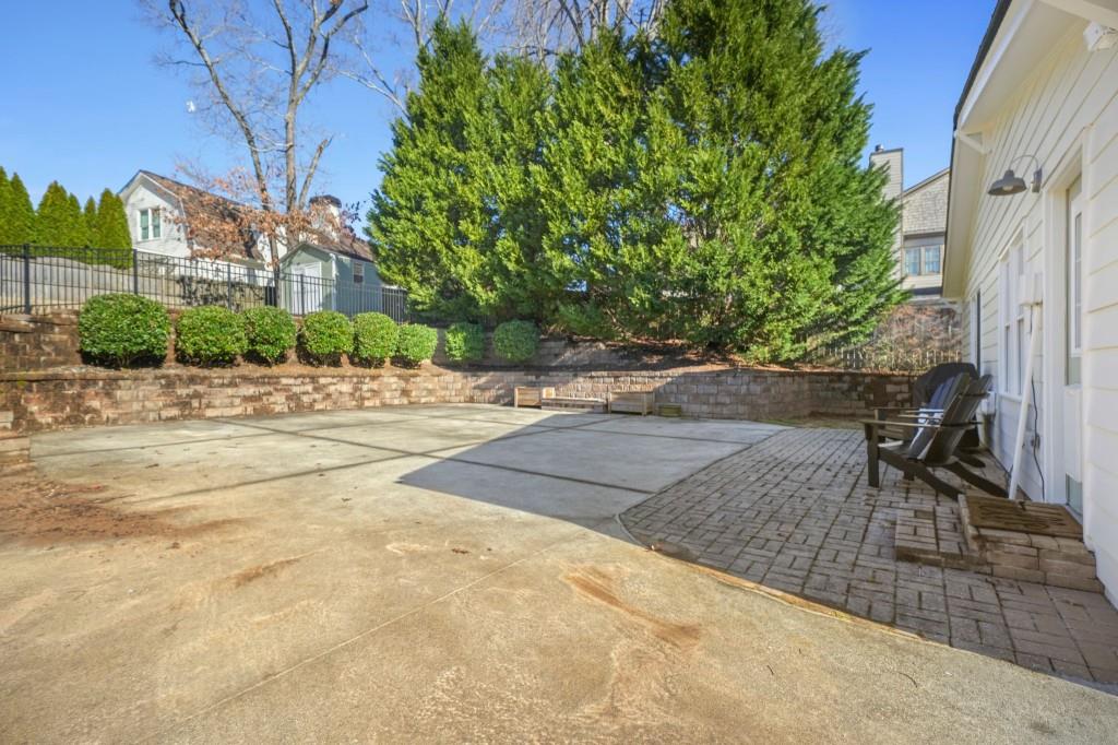 2796 Georgian Drive W