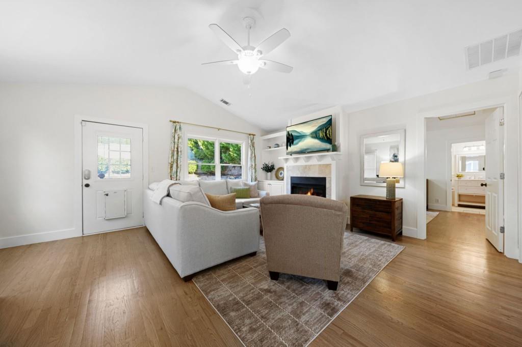 2796 Georgian Drive W