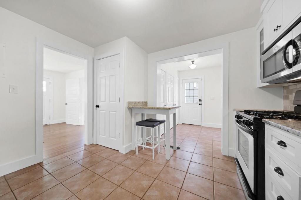 2796 Georgian Drive W