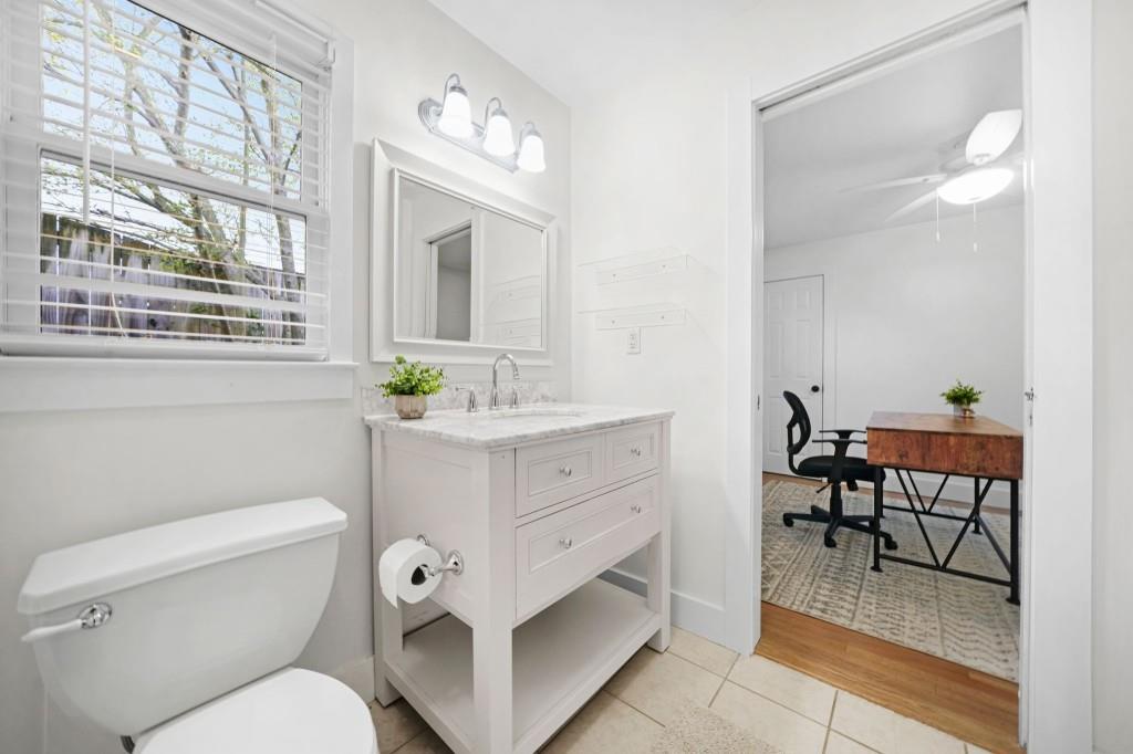 2796 Georgian Drive W