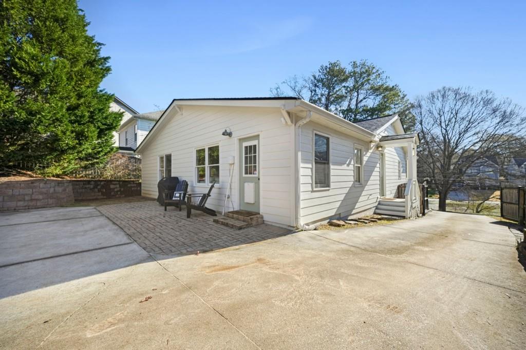 2796 Georgian Drive W