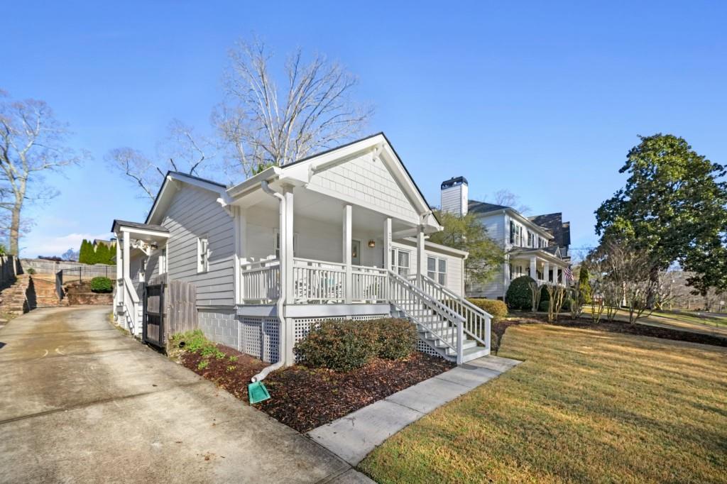 2796 Georgian Drive W