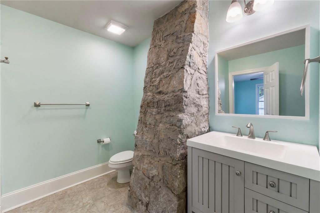 817 Highland Terrace NE