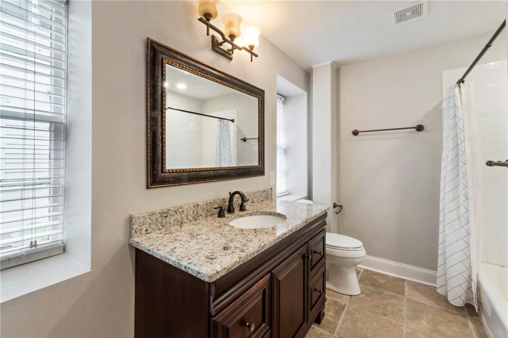 817 Highland Terrace NE