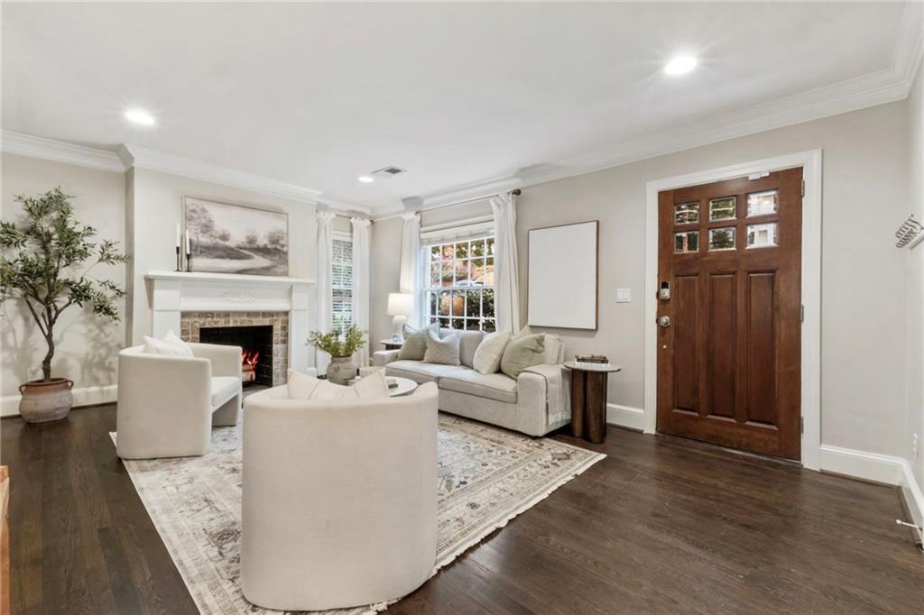 817 Highland Terrace NE