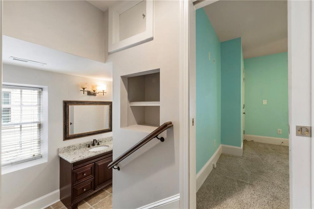 817 Highland Terrace NE