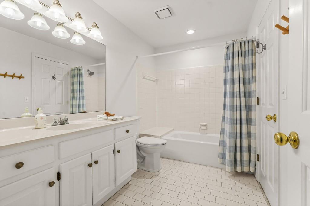 895 Waddington Court