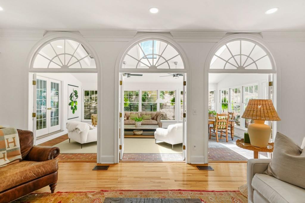 895 Waddington Court