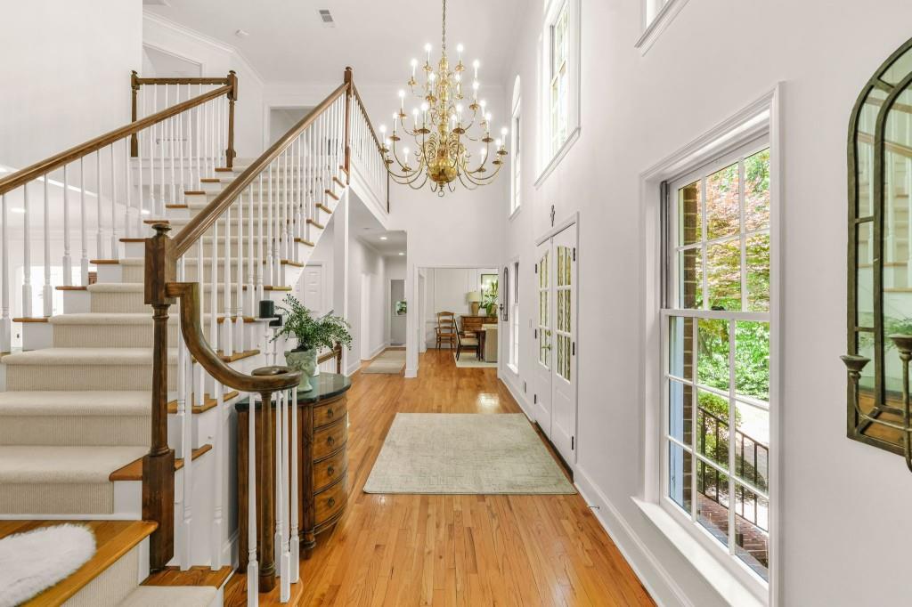 895 Waddington Court