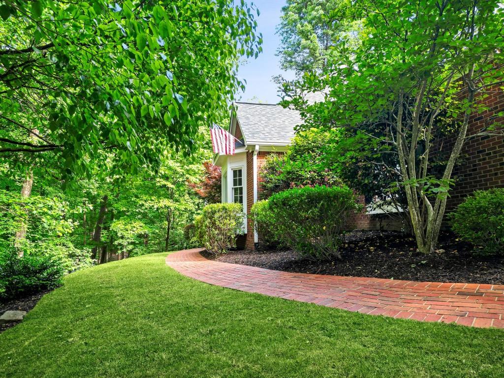 895 Waddington Court