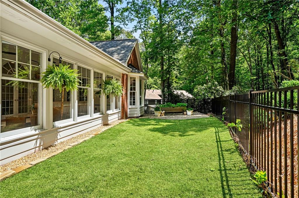 895 Waddington Court
