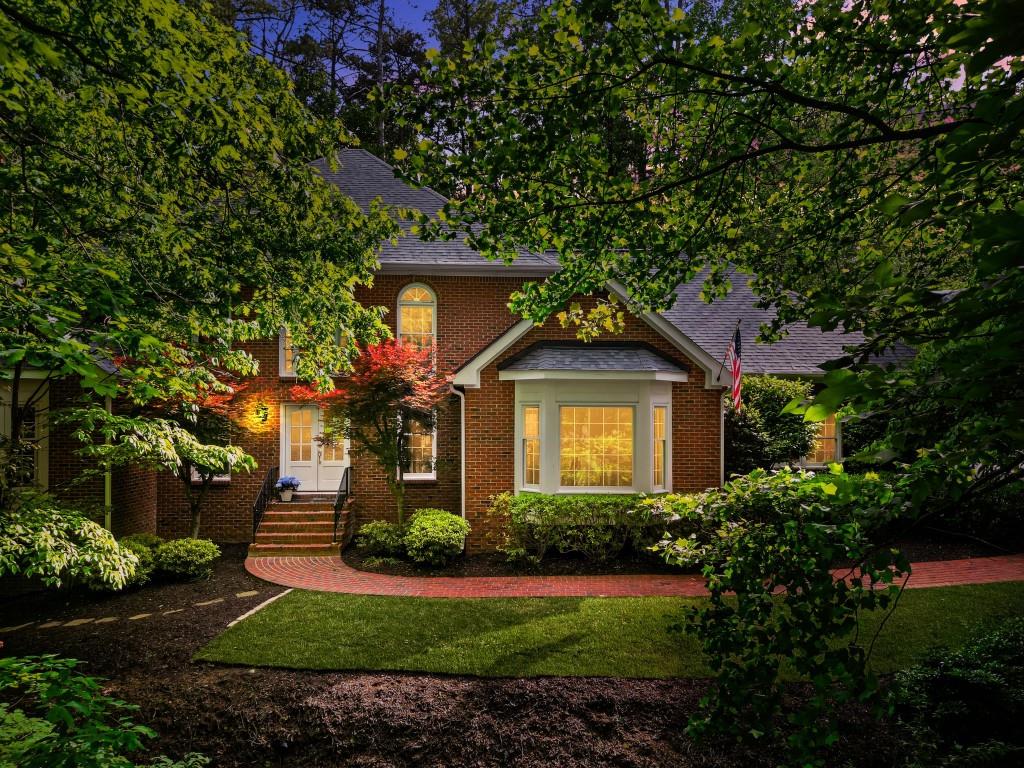 895 Waddington Court