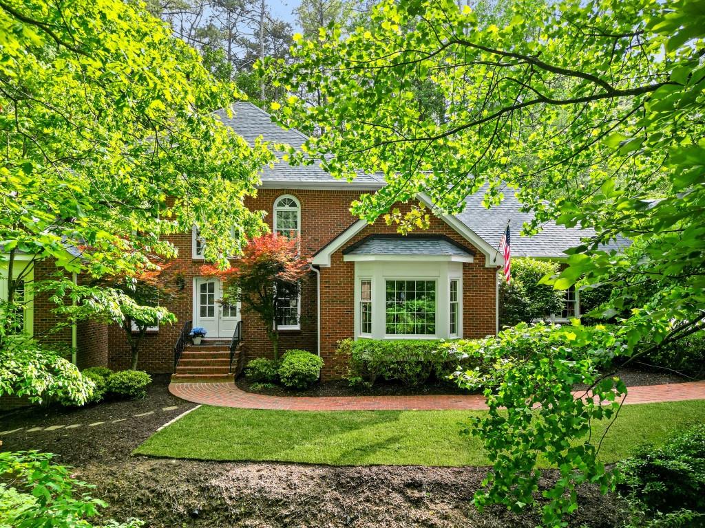 895 Waddington Court